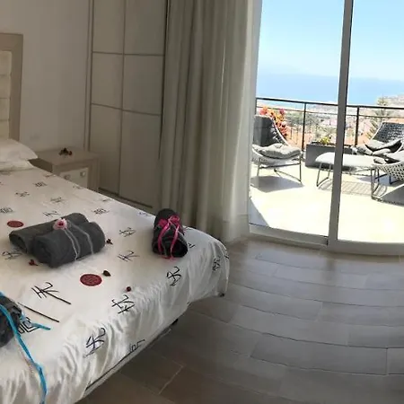 Giusy - Luxury Spectacular Ocean View With Private Pool, Jacuzzi And Sauna. Villa *